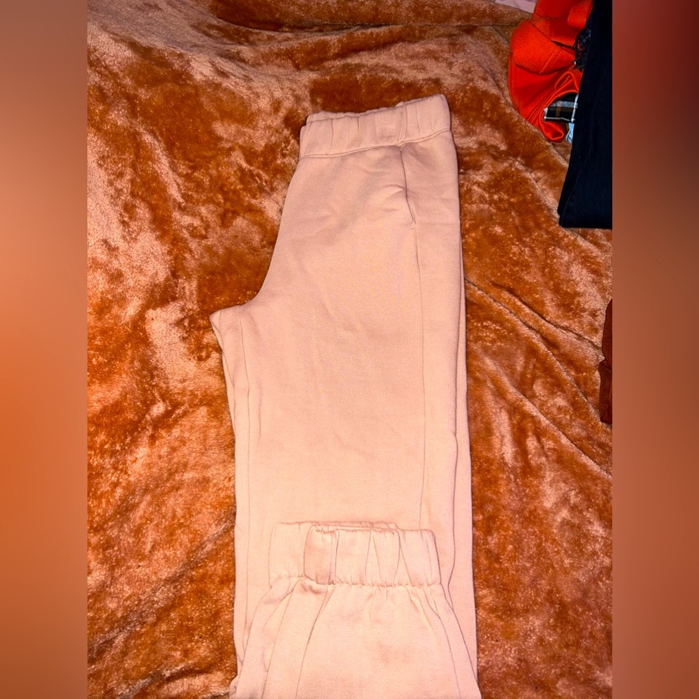 Salmon sweats crimped at the bottom super soft